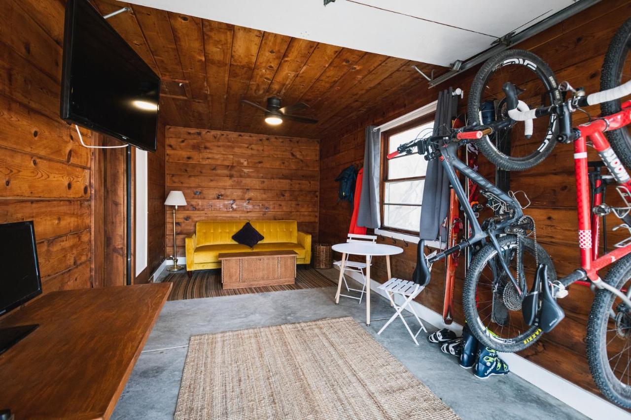 Left Coast Lodge - Pet Friendly 西斯特斯 外观 照片