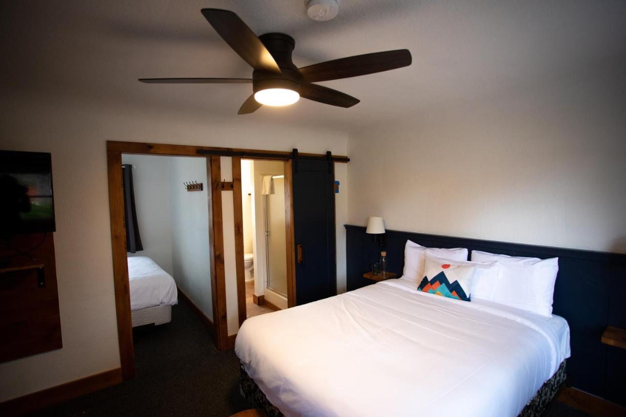 Left Coast Lodge - Pet Friendly 西斯特斯 外观 照片