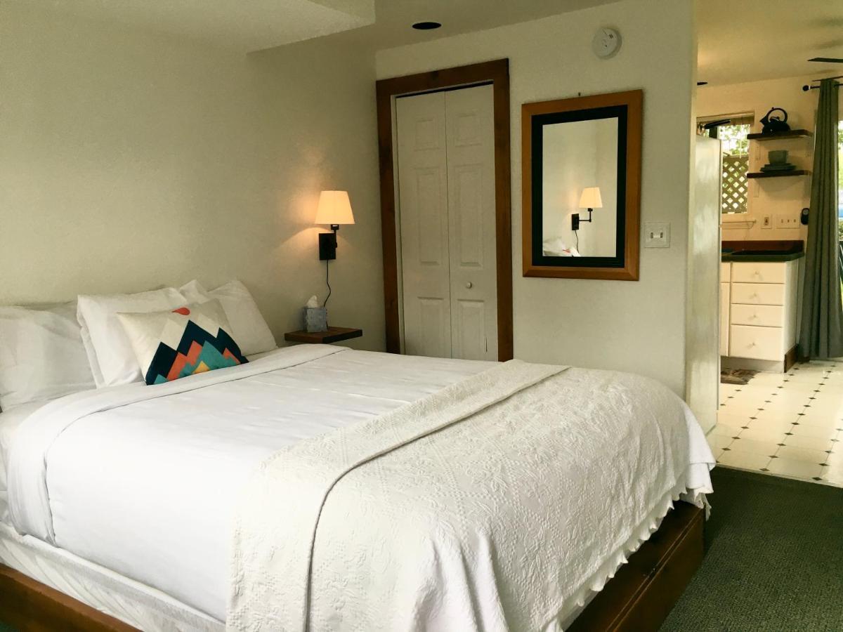 Left Coast Lodge - Pet Friendly 西斯特斯 外观 照片
