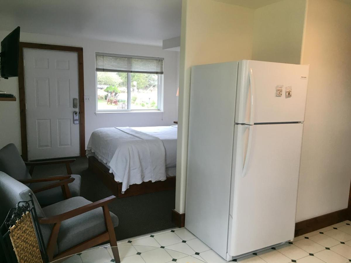 Left Coast Lodge - Pet Friendly 西斯特斯 外观 照片