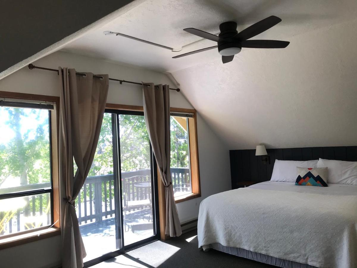 Left Coast Lodge - Pet Friendly 西斯特斯 外观 照片