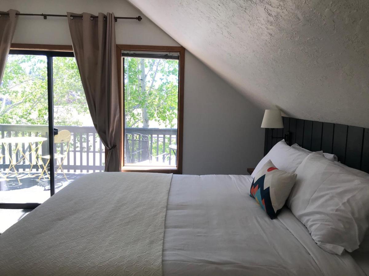 Left Coast Lodge - Pet Friendly 西斯特斯 外观 照片