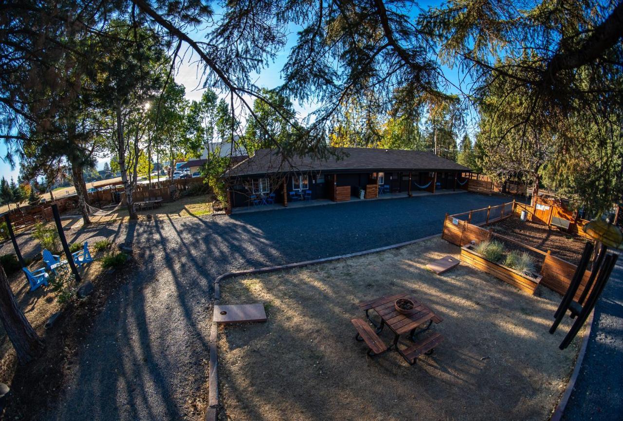 Left Coast Lodge - Pet Friendly 西斯特斯 外观 照片